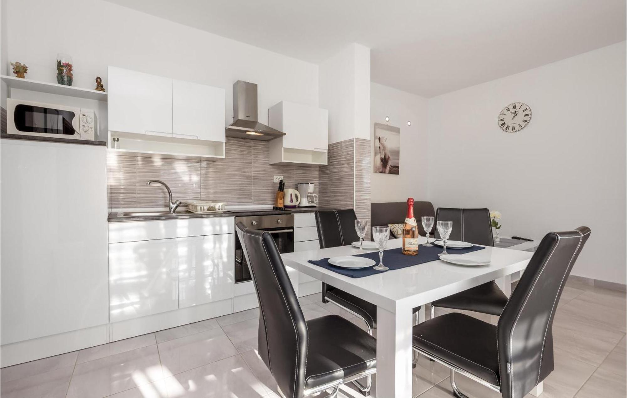 Pet Friendly Apartment In Kampor With Kitchen Exterior photo